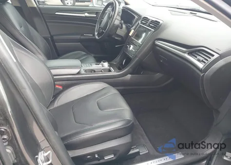 2018 Ford Fusion Hybrid Titanium из США, поврежденный, VIN 3FA6P0RU9JR241011